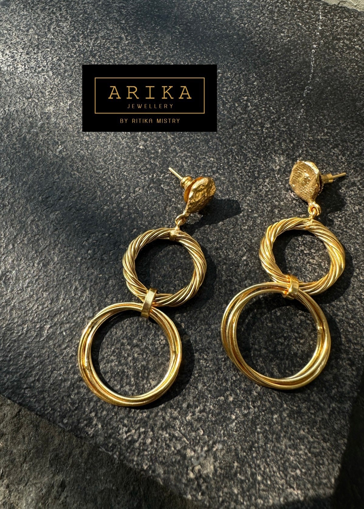 The Duet Interlocking Hoop Drops